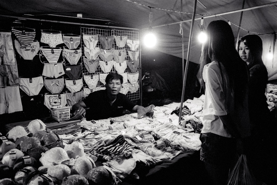 2010: Saturday night market.
