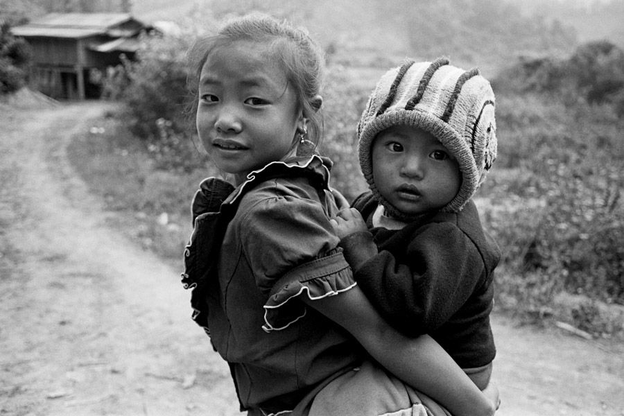 Sam Say, Laos 2011: Akha children heading to their village.