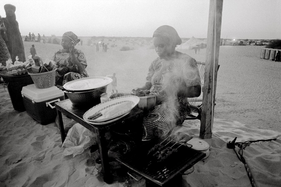 Timbuktu, Mali 2011: food vendors at the Festival au Desert.