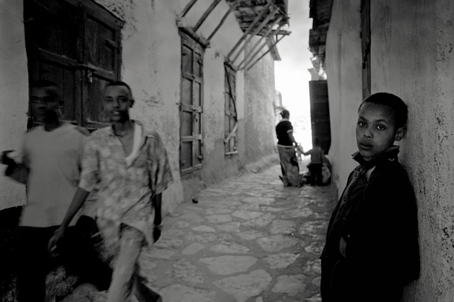 Harar, Ethiopia 2007: narrow alleys in the maze-like sacred city of Harar.